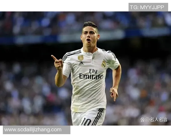 西装杀造型惊艳球迷 足球球星场下魅力比拼谁更出众